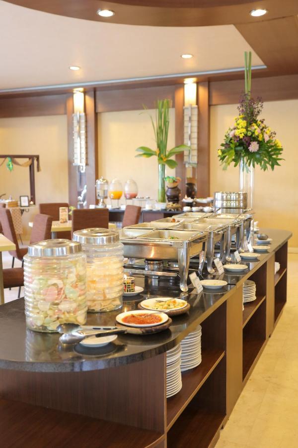 Country Heritage Hotel Surabaya Exterior foto