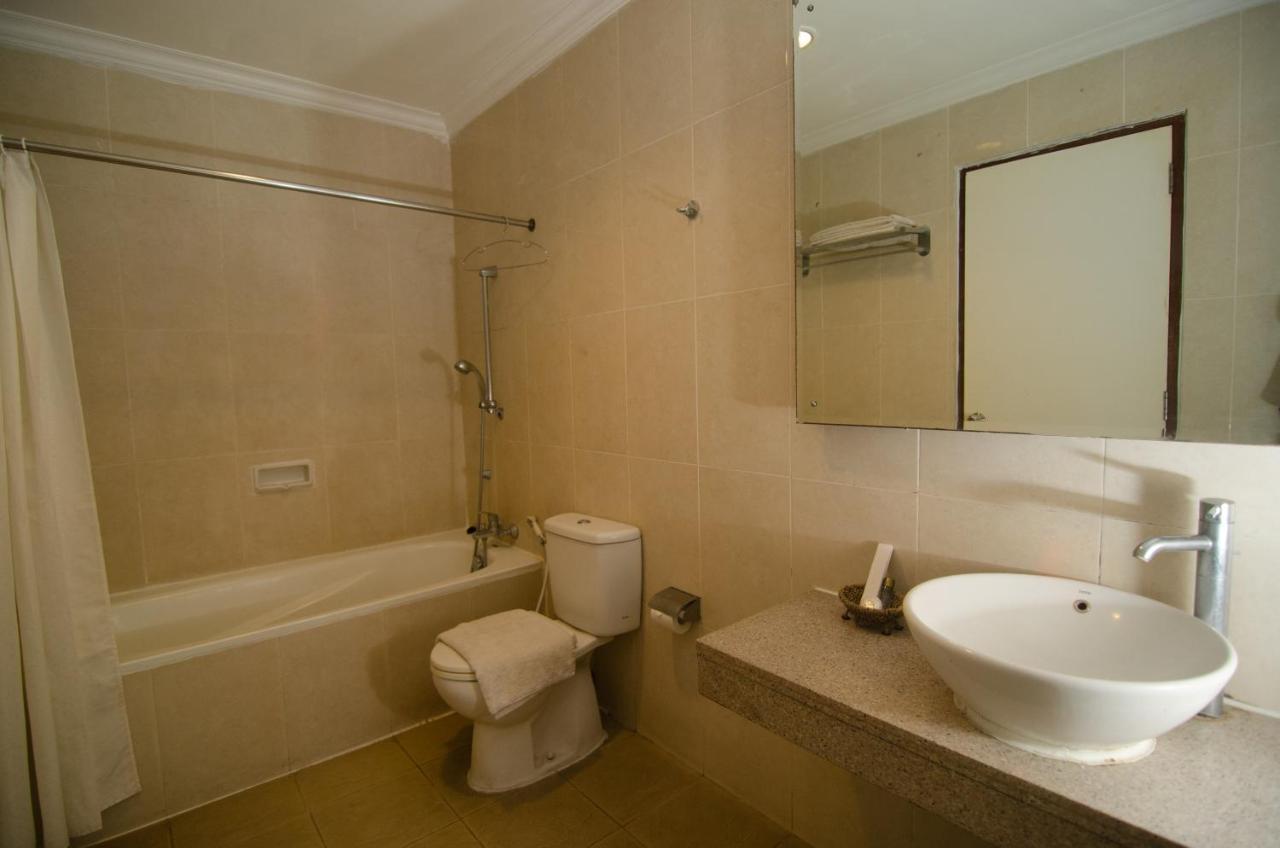 Country Heritage Hotel Surabaya Exterior foto